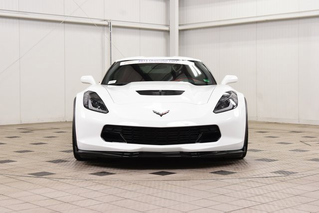 Used 2015 Chevrolet Corvette Z06 w/ 3LZ Preferred Equipment Group image 2