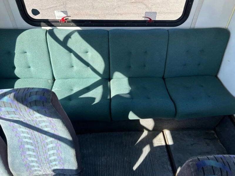 Used 2006 Ford E-350 and Econoline 350 Super Duty RWD image 55