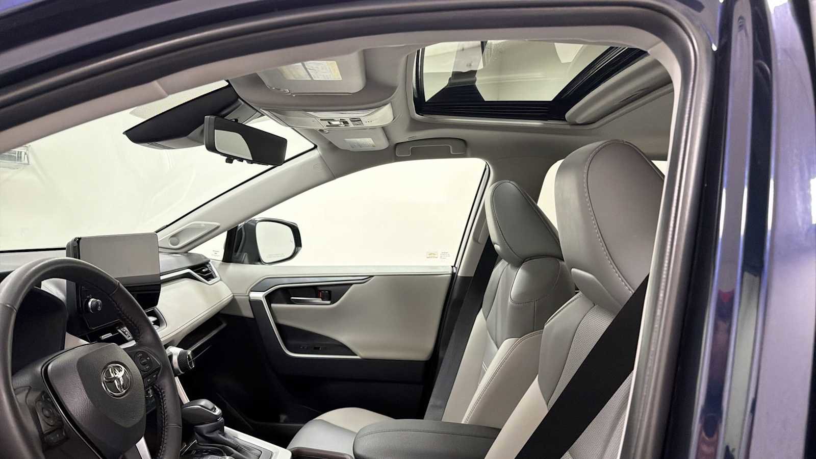 Certified 2025 Toyota RAV4 Limited image 24