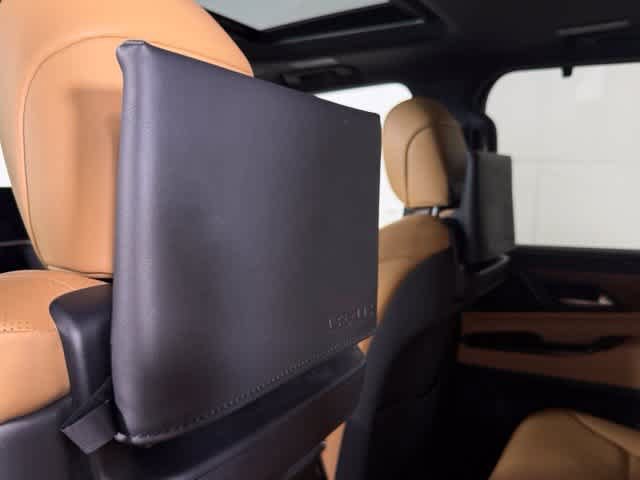 Used 2023 Lexus LX 600 4WD w/ Accessory Package (Z1) image 26