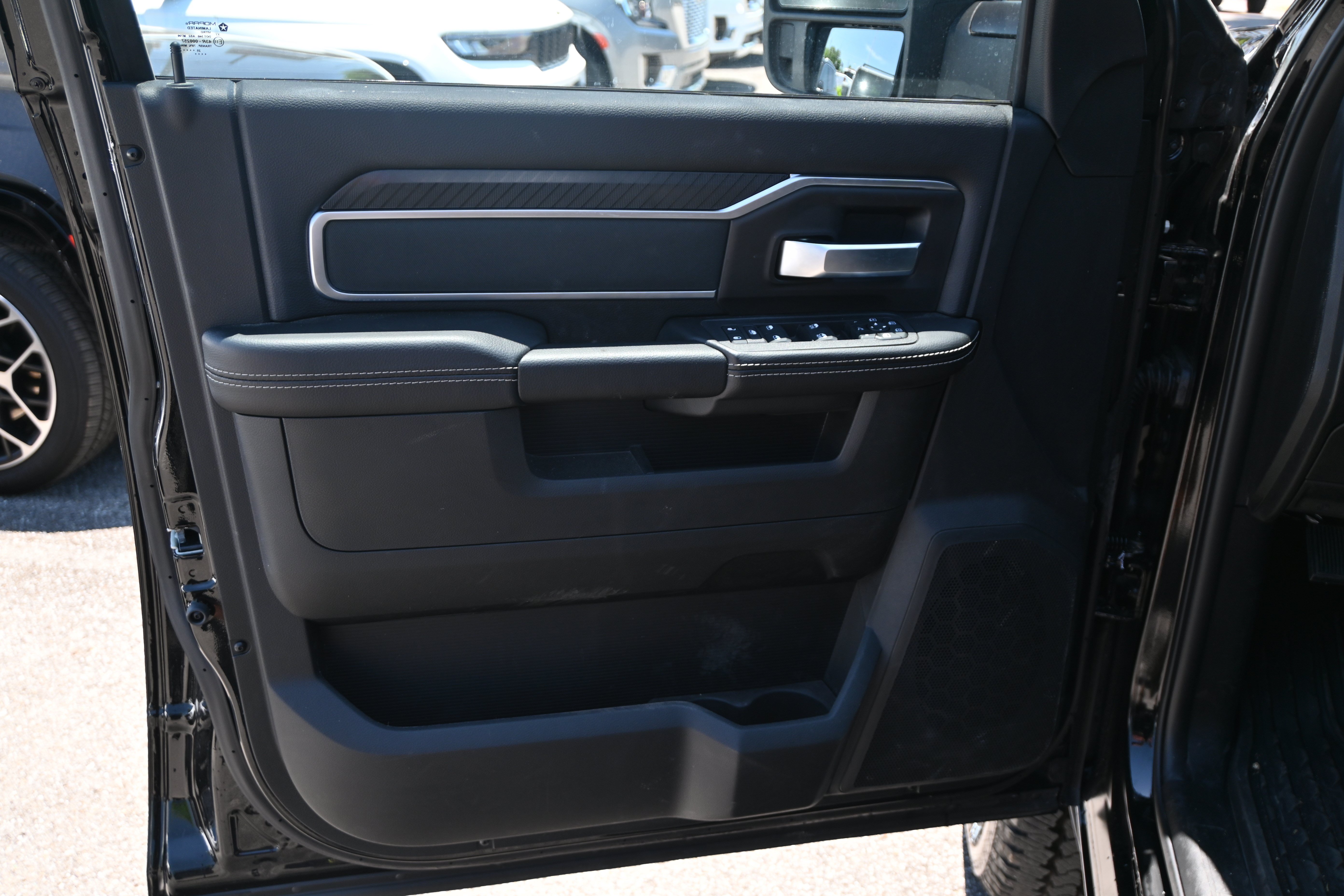 New 2026 RAM 2500 Big Horn AWD/4WD image 13