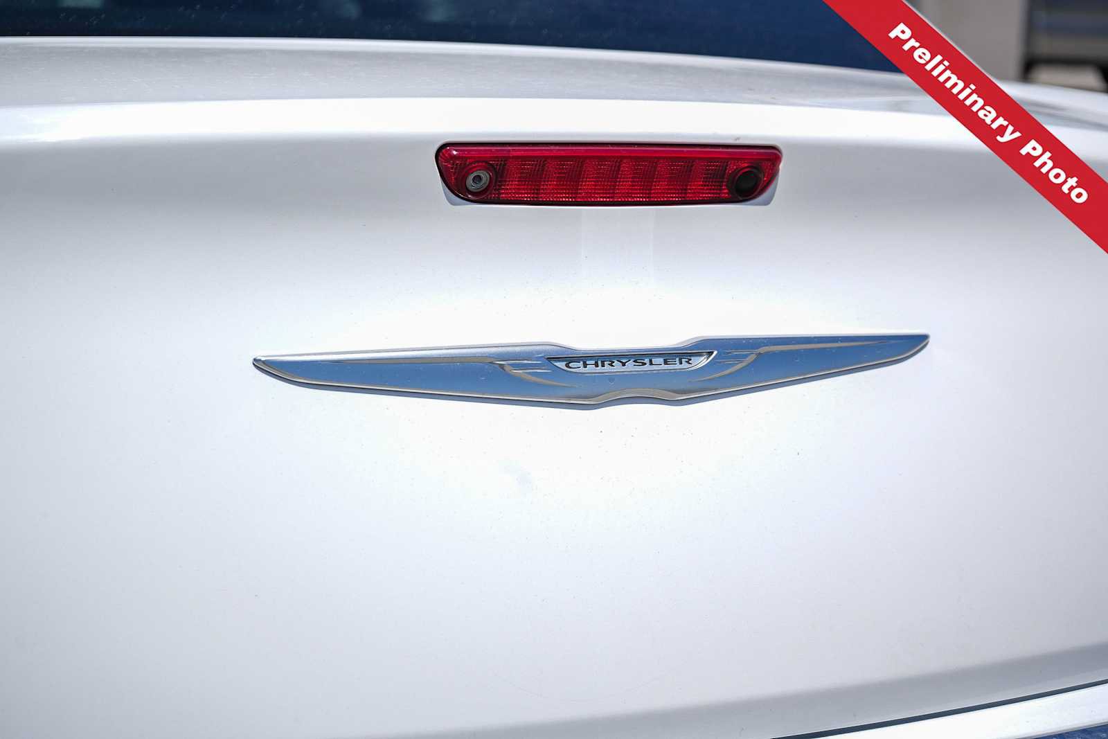 Used 2016 Chrysler 300 Limited RWD image 10