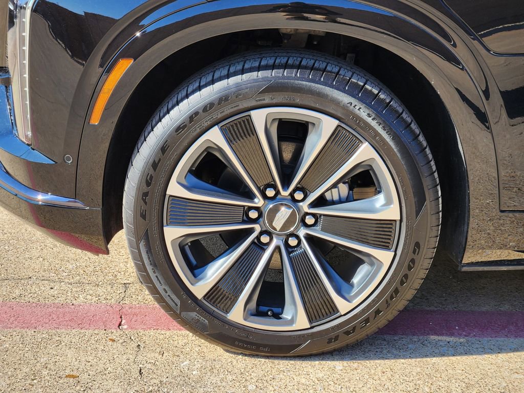 Used 2026 Cadillac Vistiq Sport w/ LPO, Floor Liner Package image 10