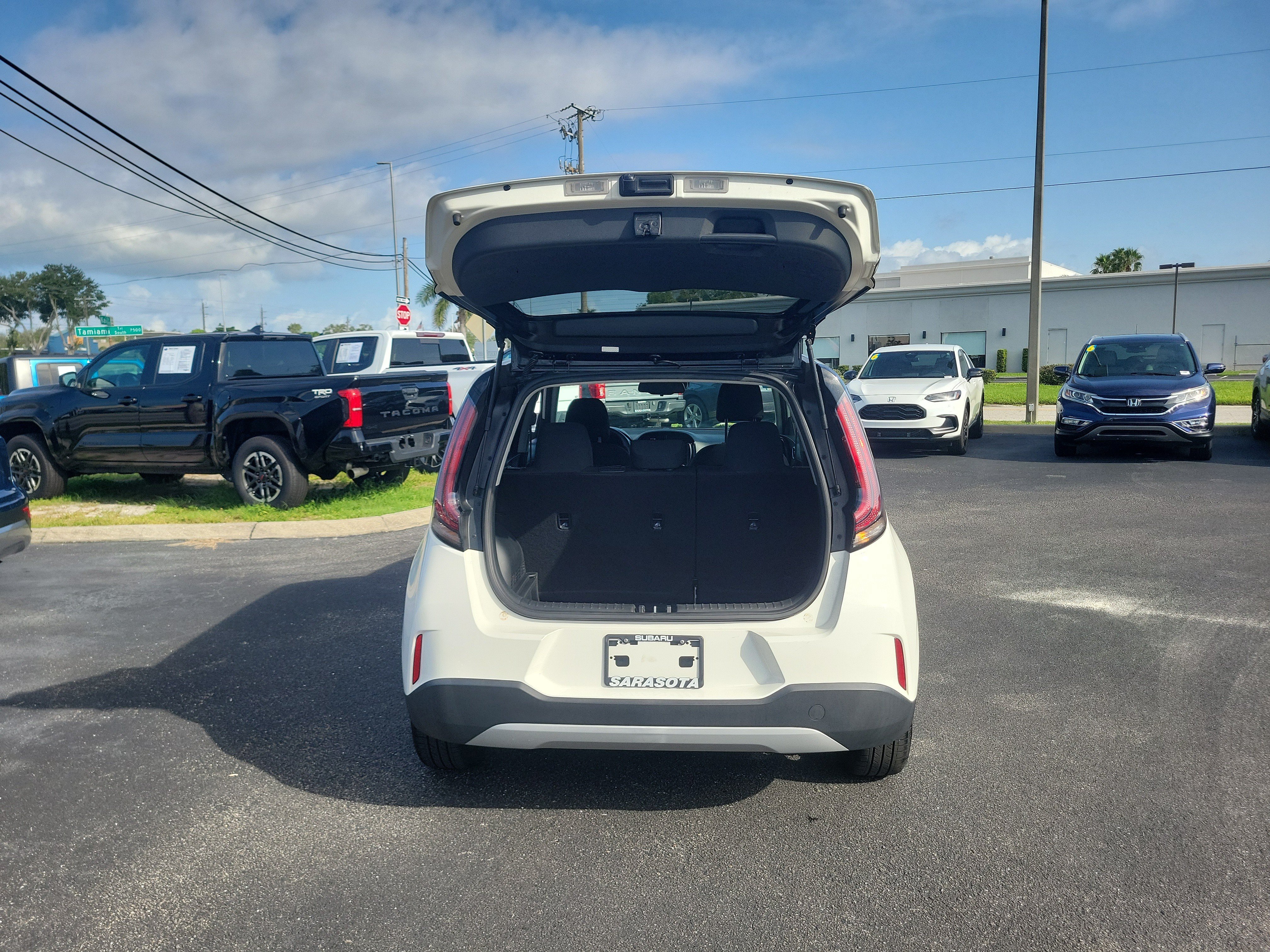 Used 2023 Kia Soul S FWD image 10