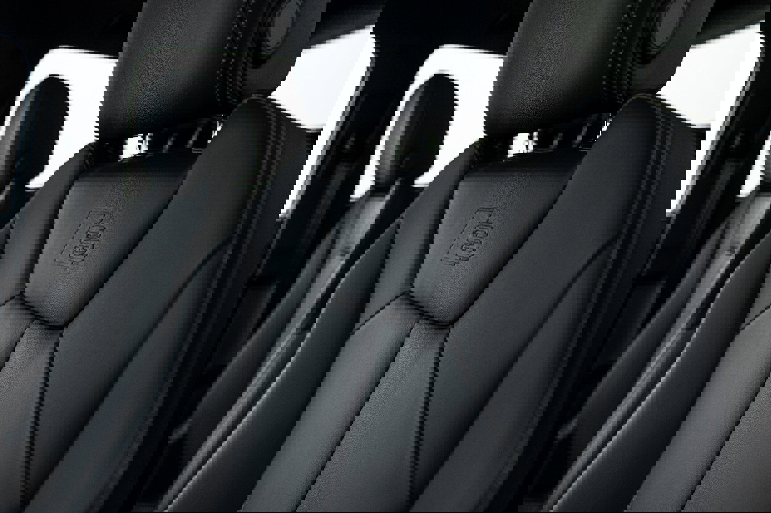 Used 2025 Audi Q3 2.0T Premium w/ Convenience Package image 16