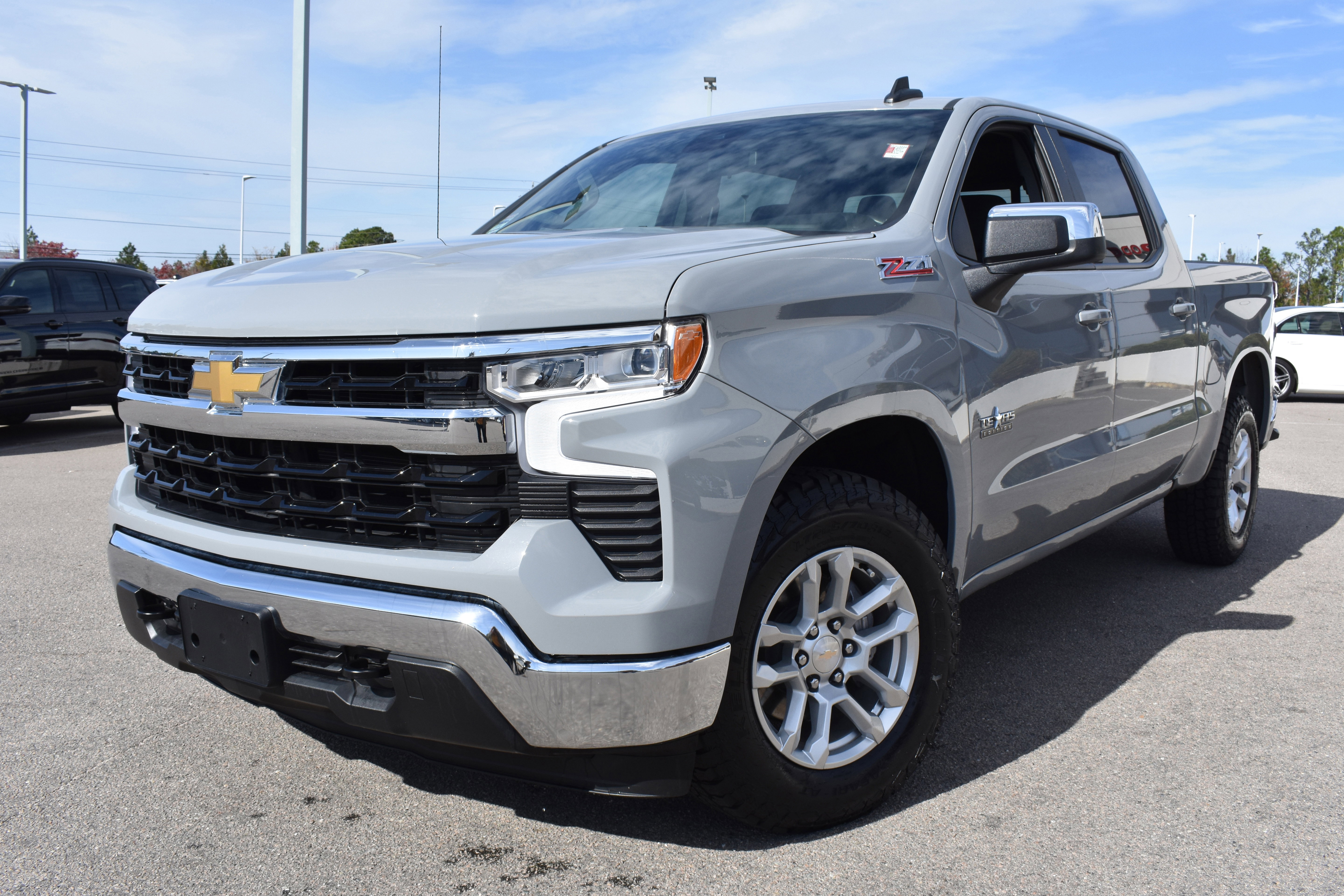 Used 2024 Chevrolet Silverado 1500 LT w/ Z71 Off-Road Package image 5