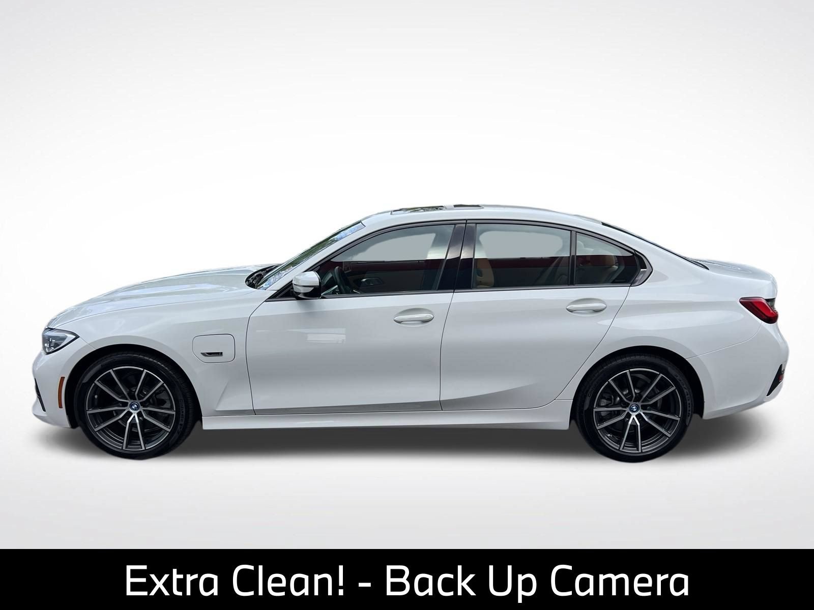 Used 2022 BMW 330e xDrive w/ Driving Assistance Package AWD/4WD image 5