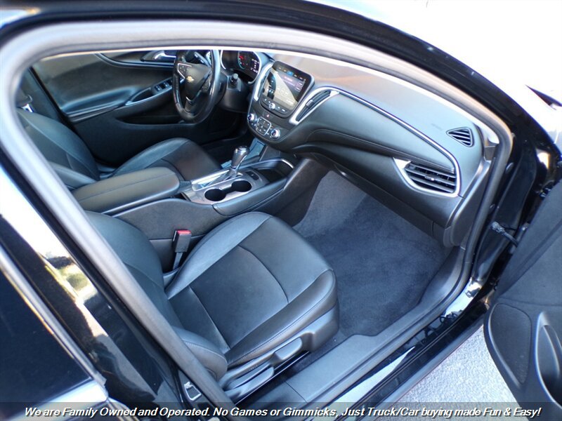 Used 2019 Chevrolet Malibu LT w/ Leather Package FWD image 29
