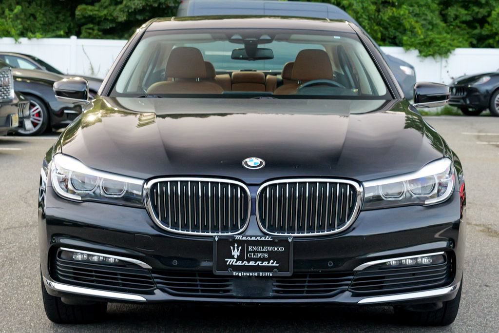 Used 2018 BMW 740i xDrive AWD/4WD image 2
