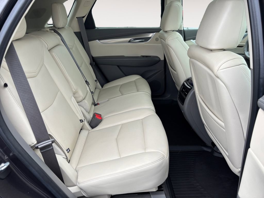 Used 2019 Cadillac XT5 Premium Luxury w/ LPO, Black Ice Package image 11