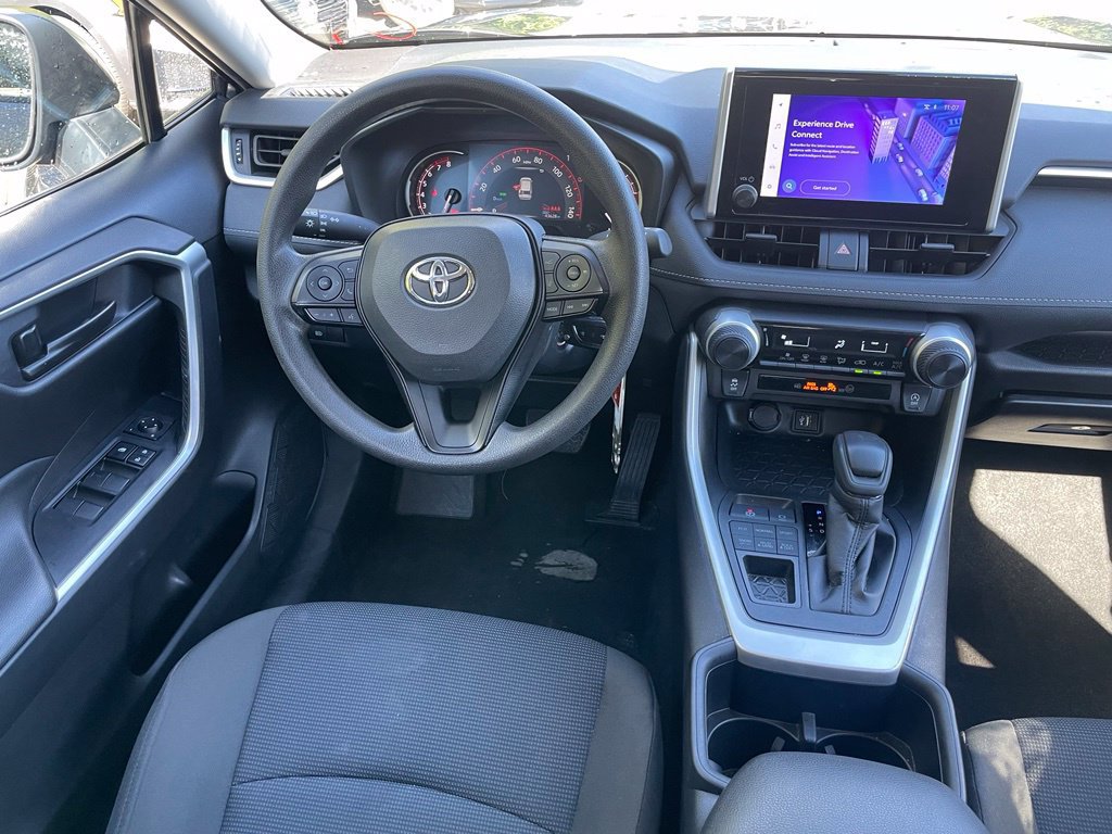 Used 2025 Toyota RAV4 LE AWD/4WD image 9