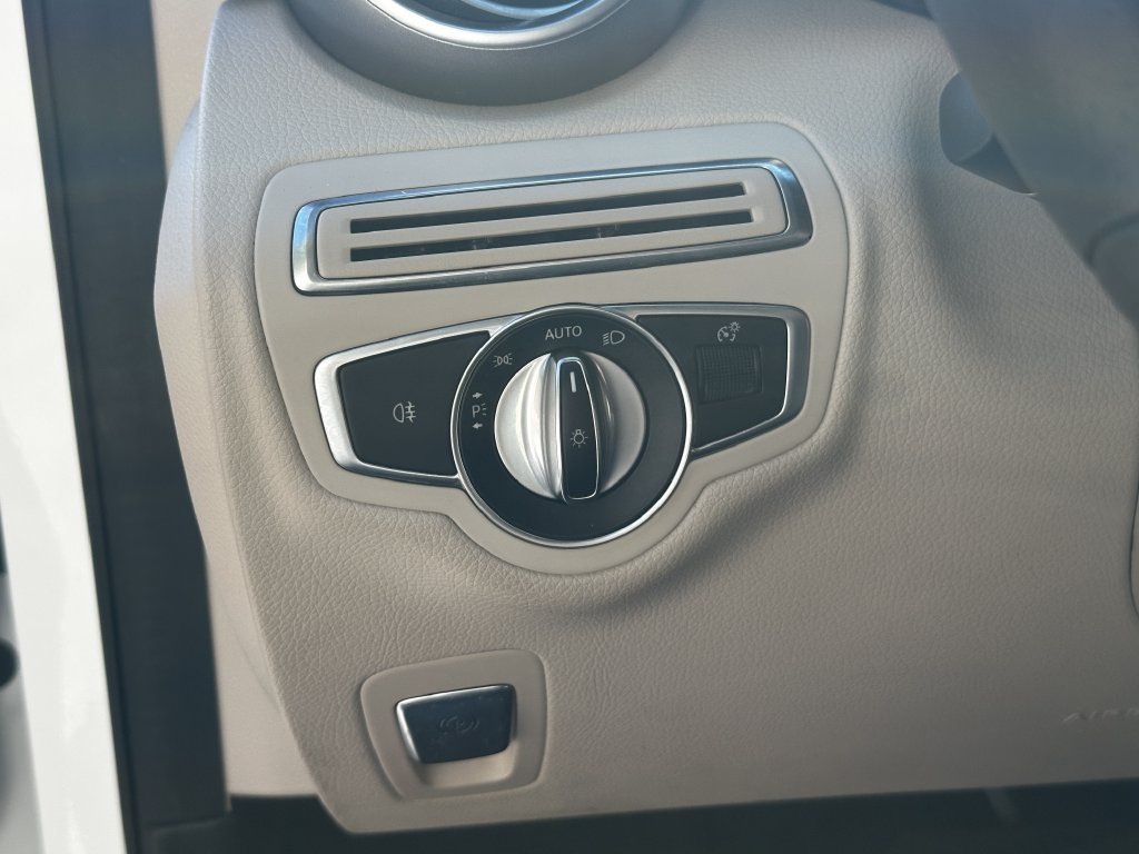 Used 2018 Mercedes-Benz C 300 Sedan image 33