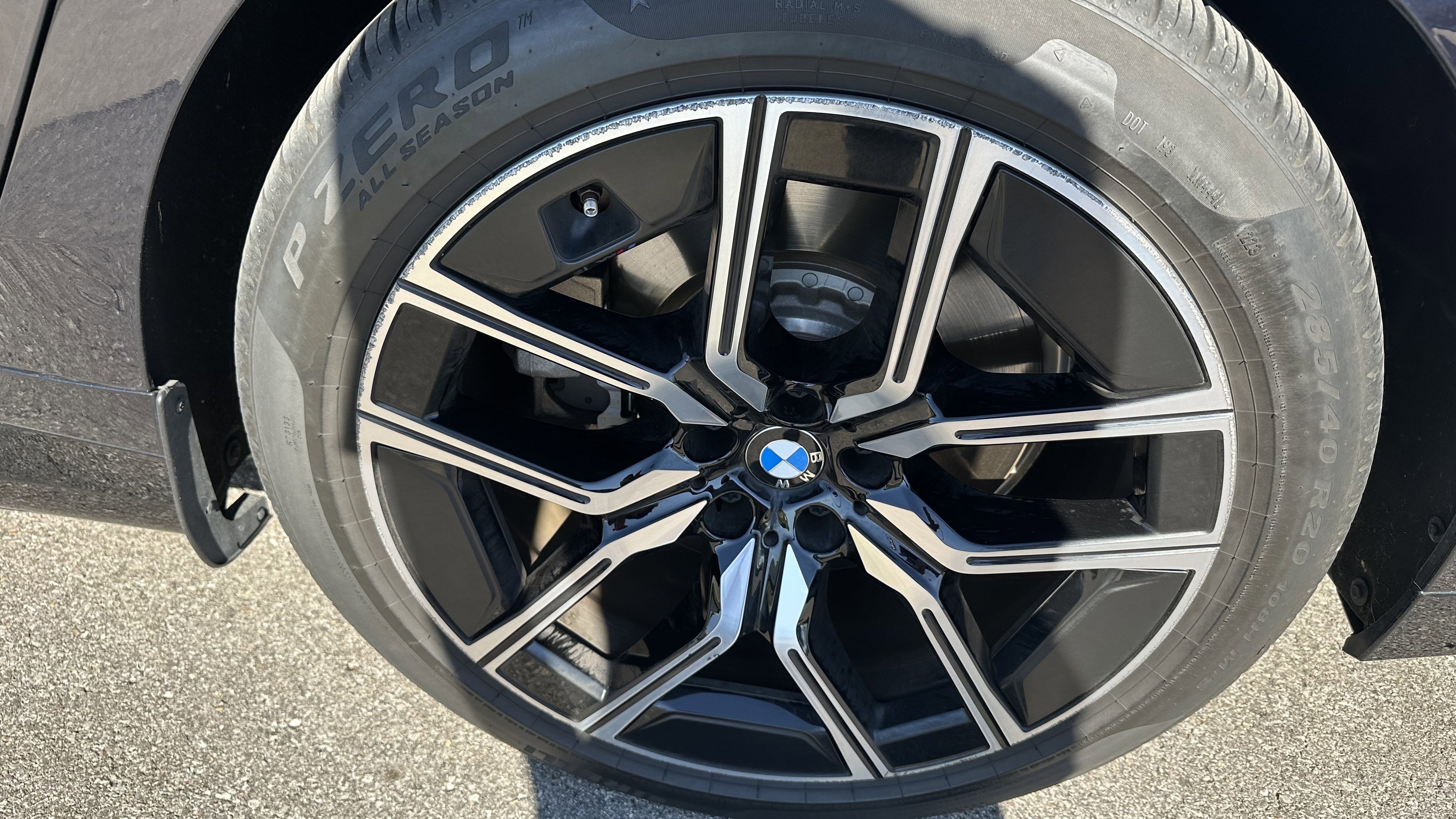 Used 2024 BMW i7 xDrive60 image 13