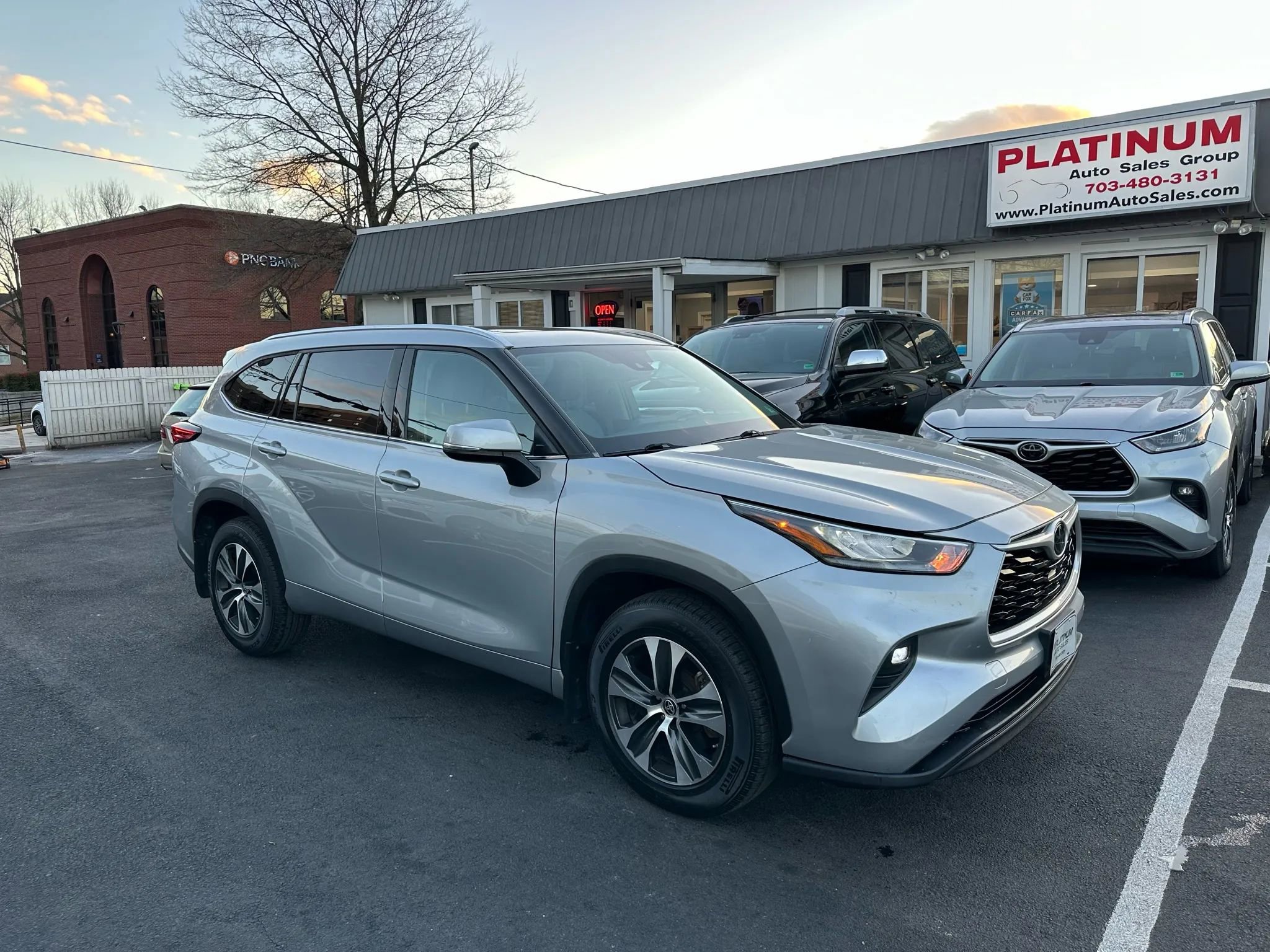 Used 2020 Toyota Highlander XLE