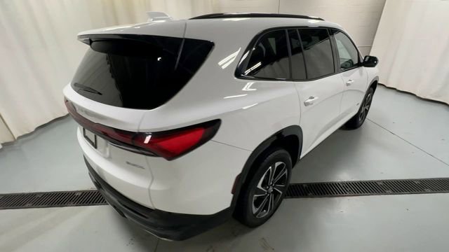 Used 2025 Buick Enclave Sport Touring image 8