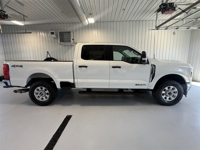 Used 2024 Ford F250 XLT image 2
