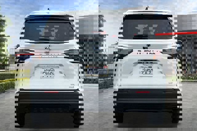 Used 2023 Toyota Sienna LE image 5