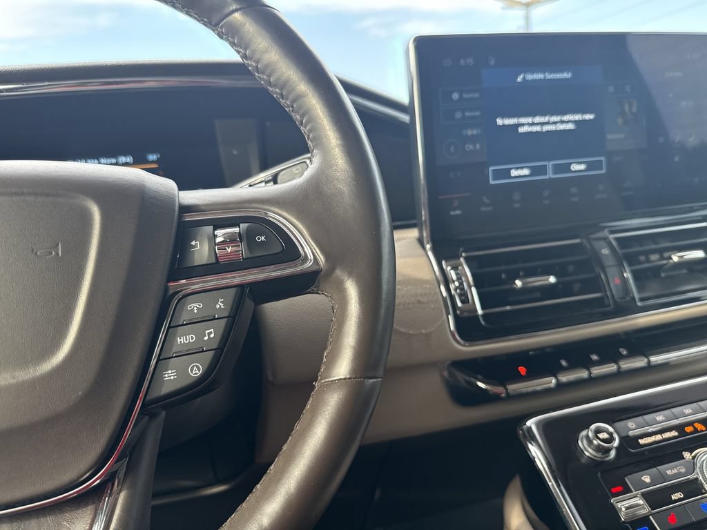 Used 2022 Lincoln Navigator Reserve AWD/4WD image 18
