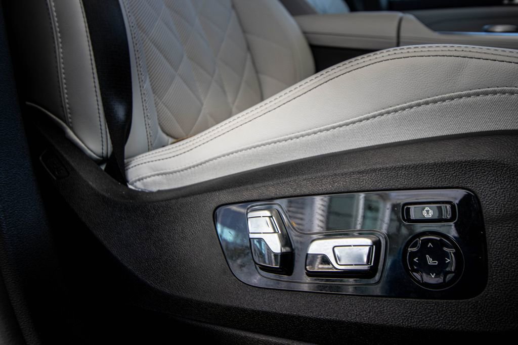 Used 2025 BMW X7 xDrive40i w/ M Sport Package AWD/4WD image 21