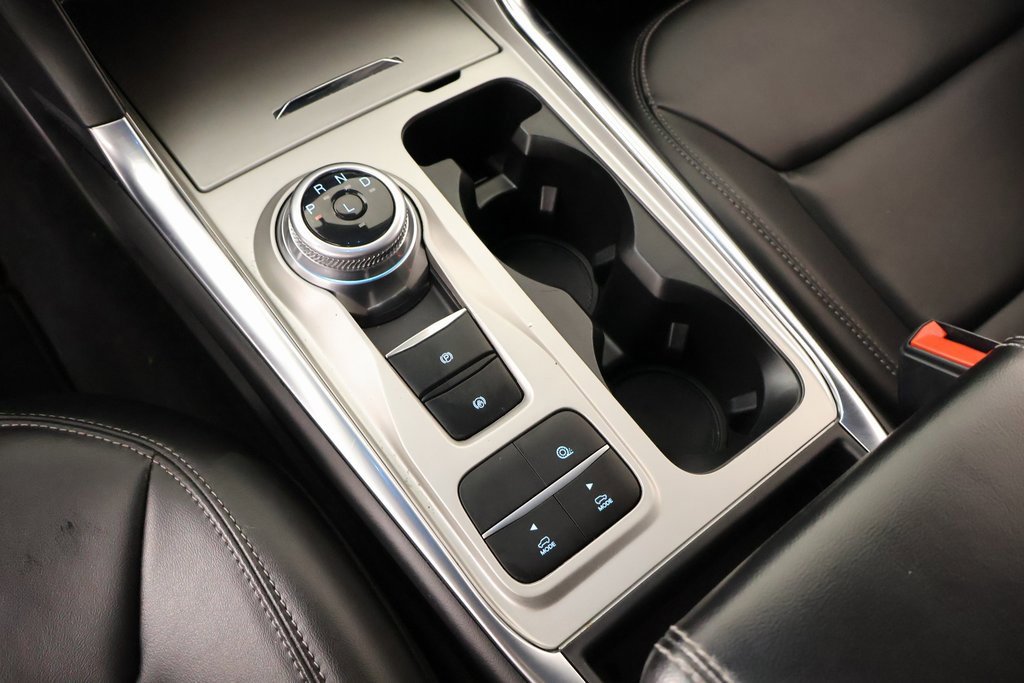 Used 2023 Ford Explorer XLT w/ Equipment Group 202A image 8