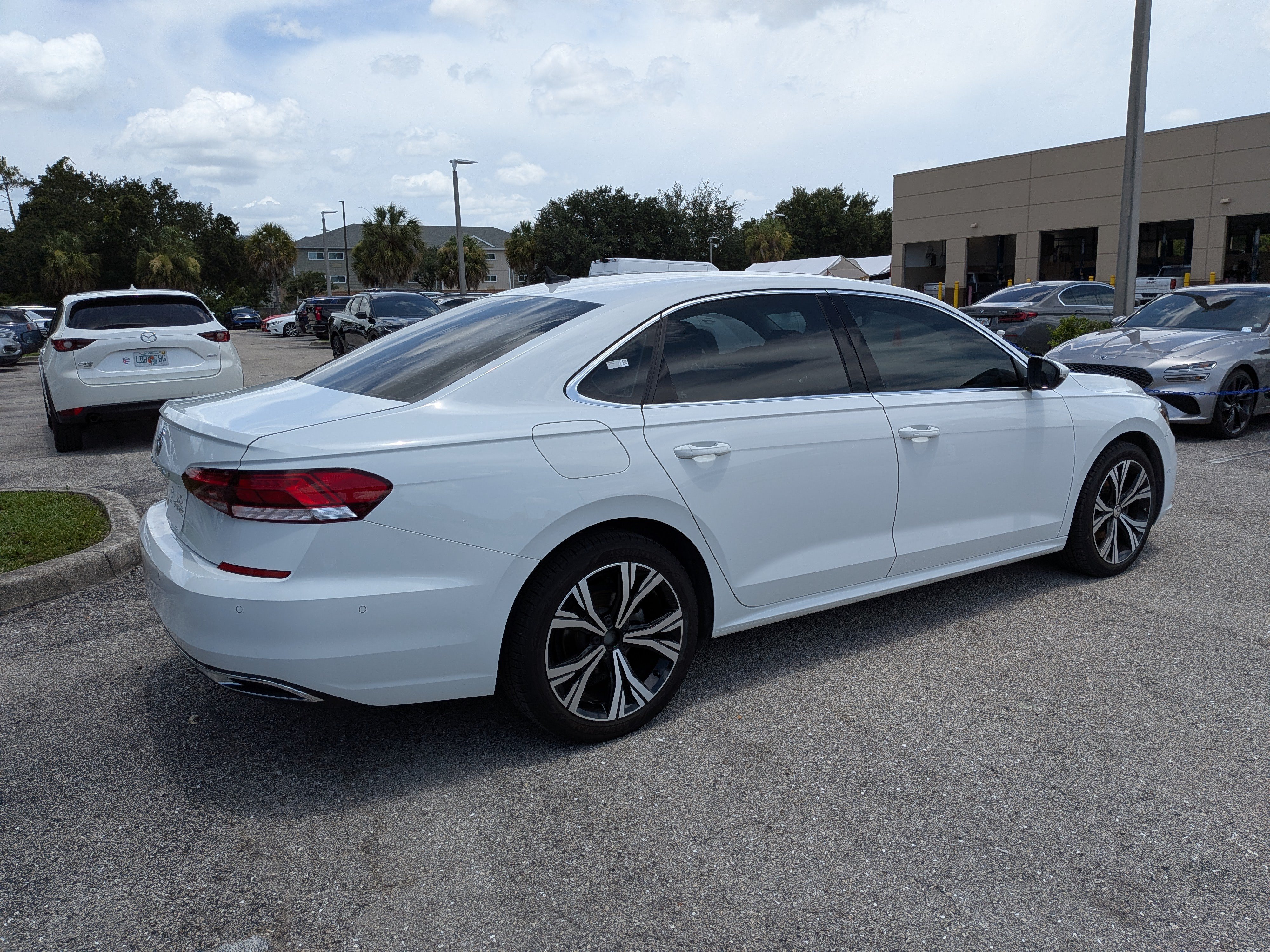 Used 2020 Volkswagen Passat 2.0T SEL FWD image 4
