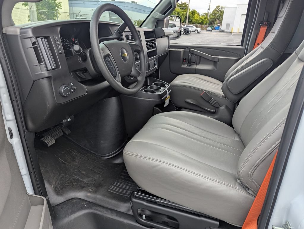 New 2026 Chevrolet Express 2500 Extended w/ Driver Convenience Package RWD image 6
