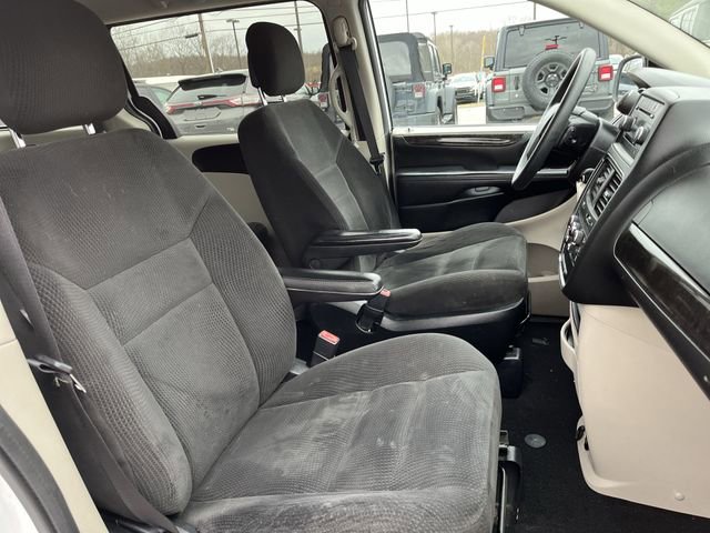 Used 2017 Dodge Grand Caravan SE FWD image 26