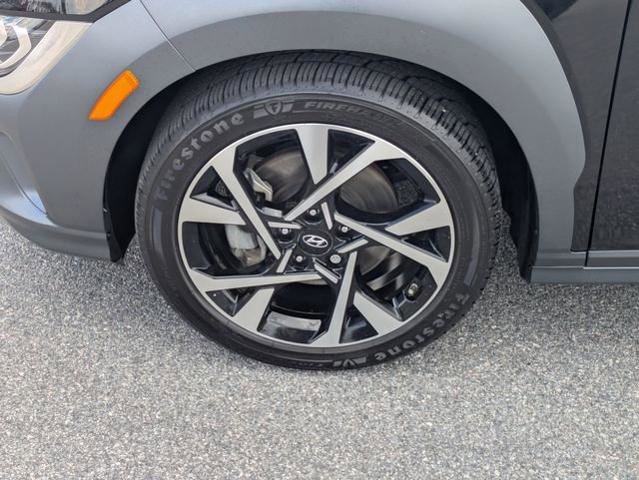 Used 2023 Hyundai Kona Limited FWD image 12