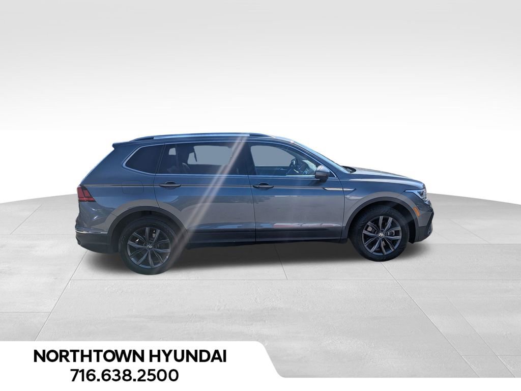 Used 2022 Volkswagen Tiguan SE image 2