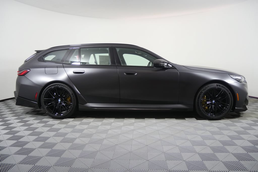 New 2027 BMW M5 Touring AWD/4WD image 2