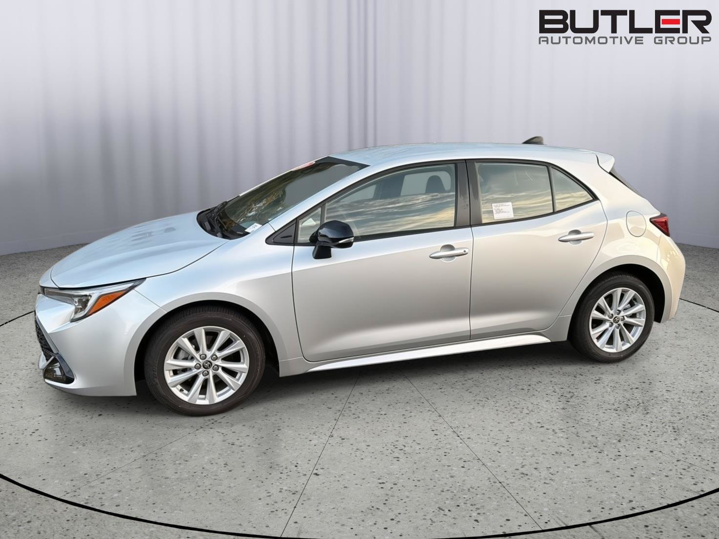 Certified 2026 Toyota Corolla SE FWD image 3