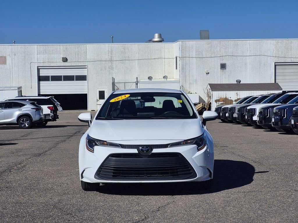 Used 2024 Toyota Corolla LE image 3