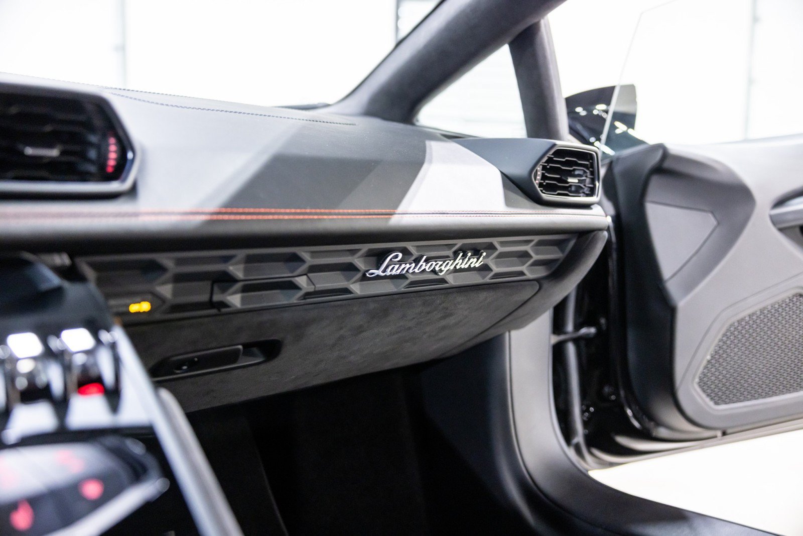 Used 2017 Lamborghini Huracan LP 580-2 RWD image 46