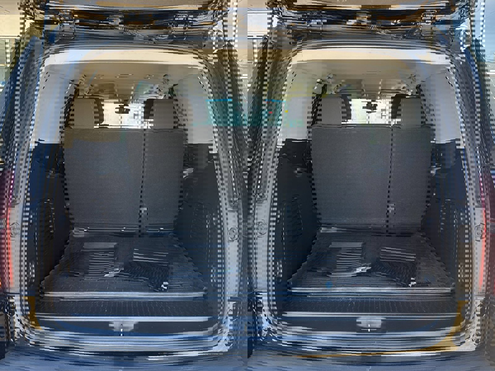 Used 2019 Chevrolet Tahoe LS image 24