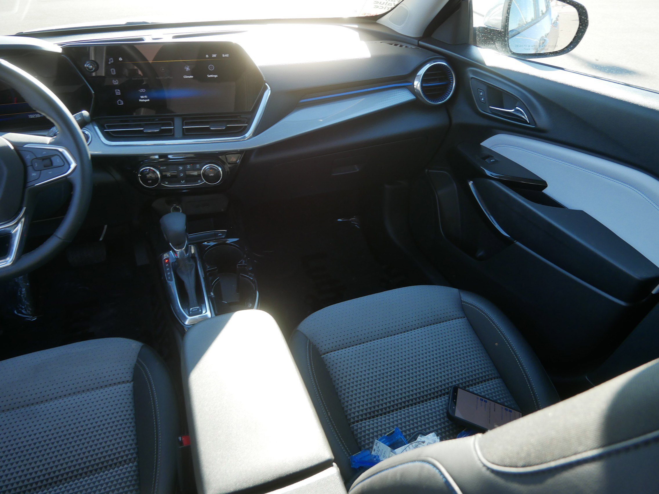 Used 2025 Chevrolet Trax LT w/ LT Convenience Package image 11