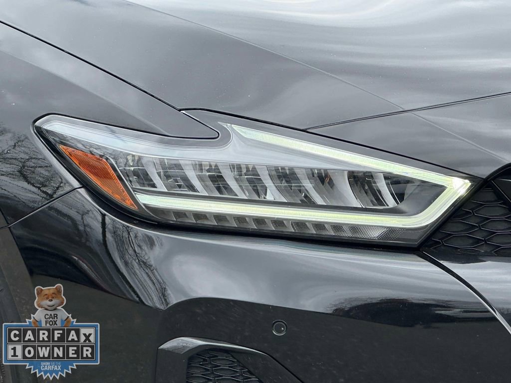 Used 2023 Nissan Maxima SR w/ Sport Mat Group FWD image 9