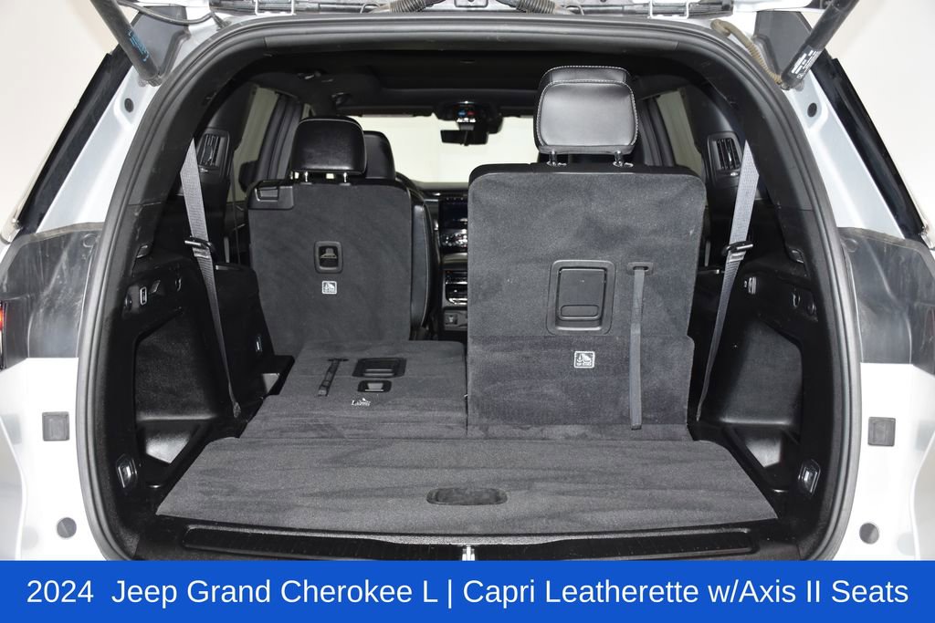Used 2024 Jeep Grand Cherokee L Limited w/ Luxury Tech Group II image 32