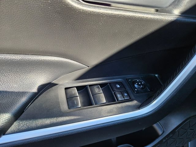 Used 2025 Toyota RAV4 XLE FWD image 24