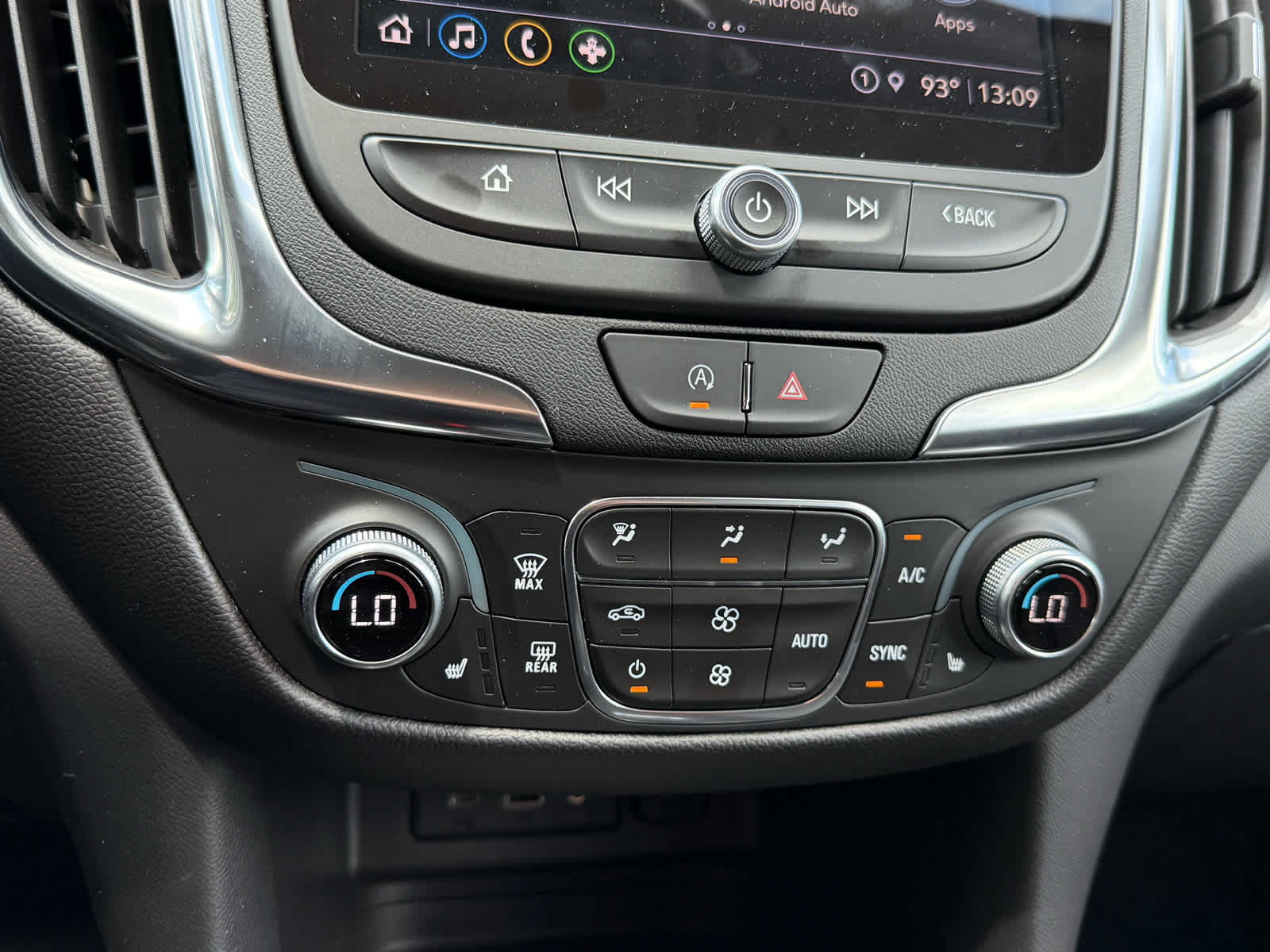 Used 2024 Chevrolet Equinox LT FWD image 19