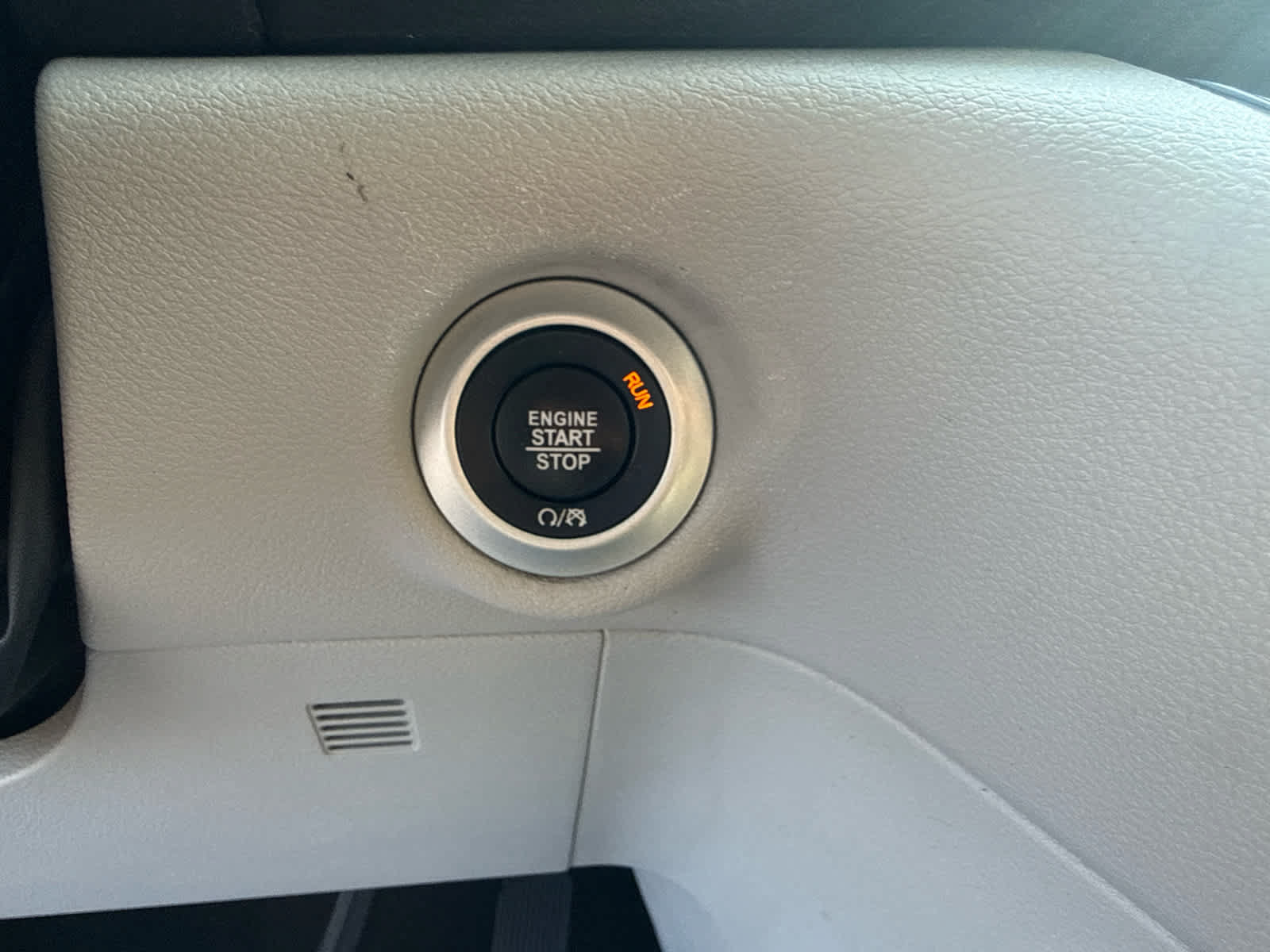 Used 2022 Chrysler Pacifica Touring-L FWD image 19