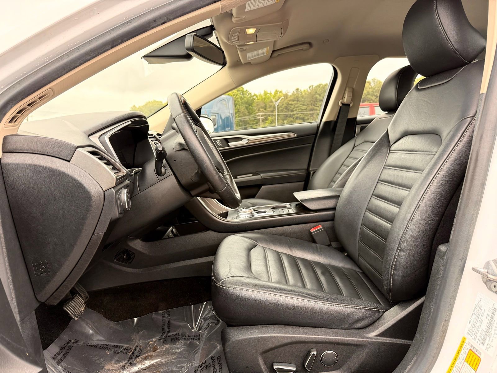 Used 2018 Ford Fusion SE w/ Equipment Group 602A FWD image 14