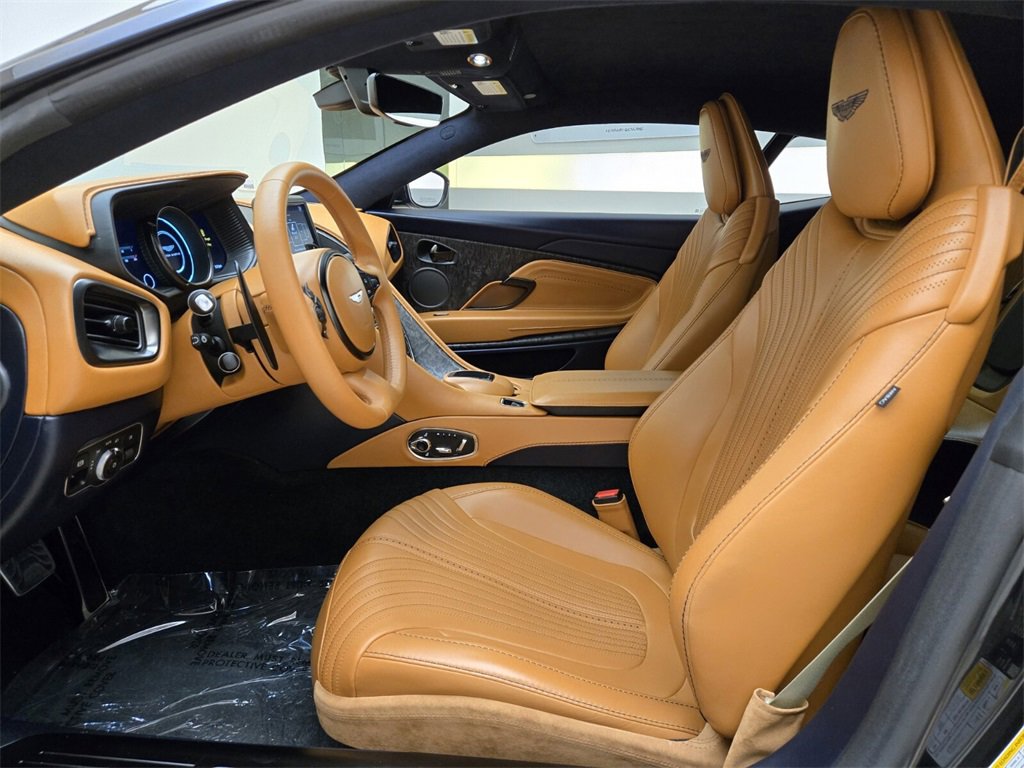 Used 2021 Aston Martin DB11 image 17