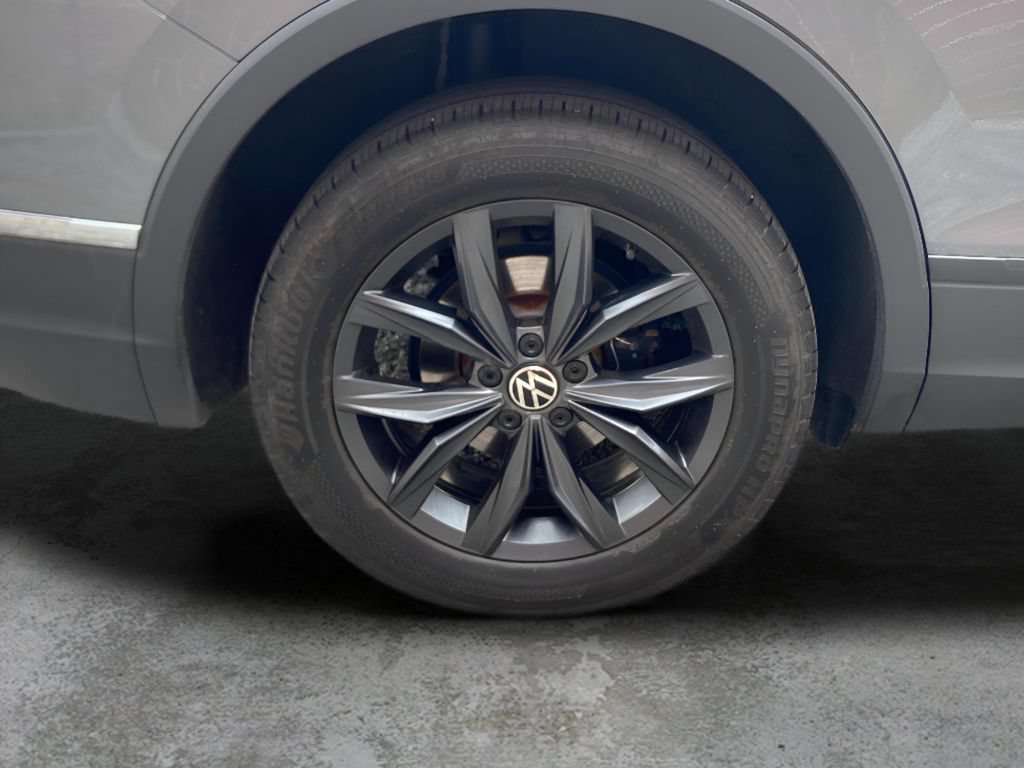 Used 2024 Volkswagen Tiguan SE FWD image 37