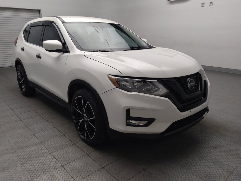 Used 2020 Nissan Rogue S FWD image 13