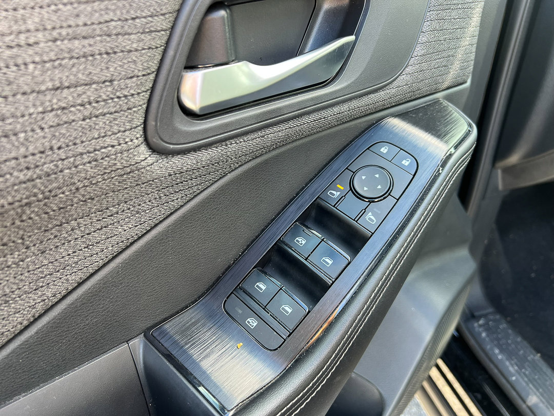 Used 2022 Nissan Rogue SV image 12