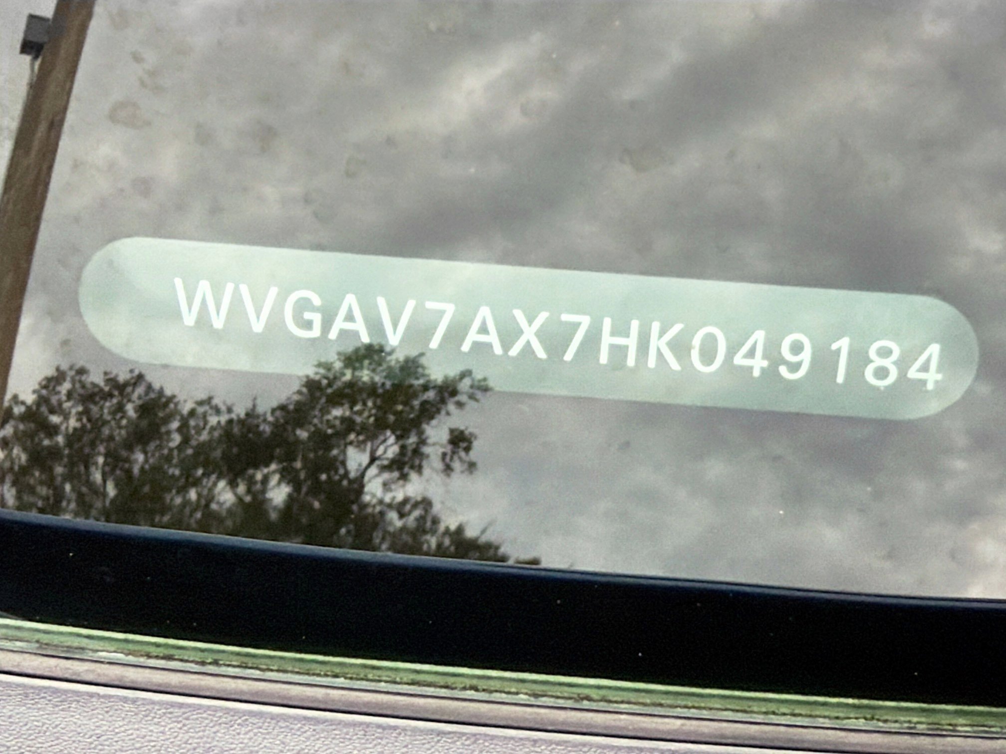 Used 2017 Volkswagen Tiguan Limited image 38