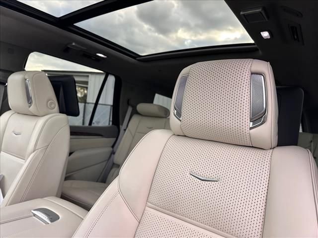 Certified 2025 Cadillac Escalade Sport Platinum w/ LPO, ONYX Package AWD/4WD image 26