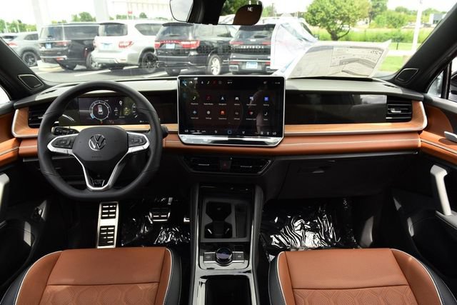 New 2026 Volkswagen Tiguan SEL R-Line AWD/4WD image 7