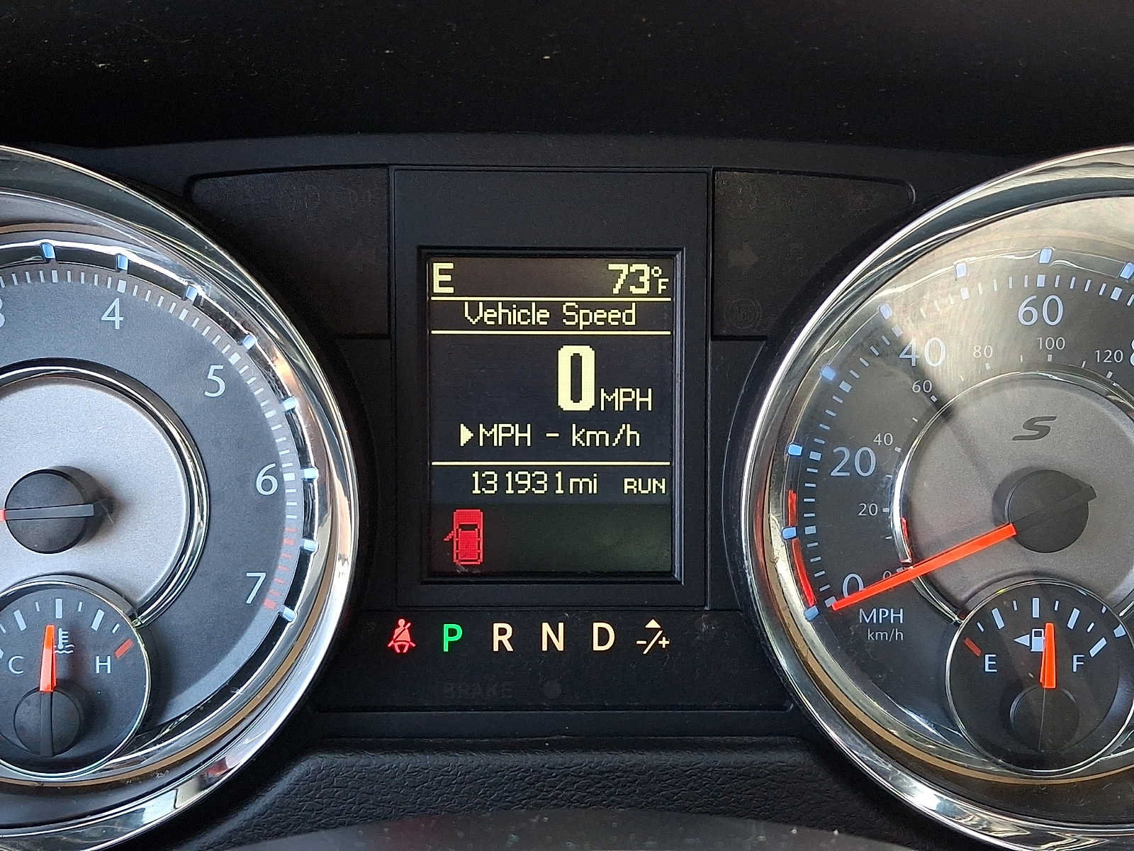 Used 2014 Chrysler Town & Country S FWD image 23