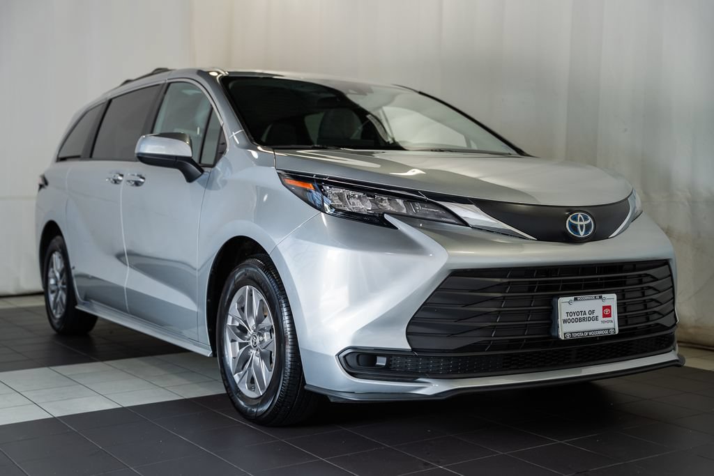 Used 2025 Toyota Sienna LE